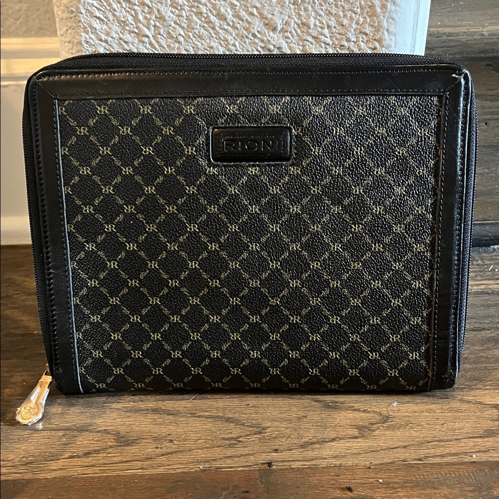 Rioni “Targa” iPad Case - NWOT